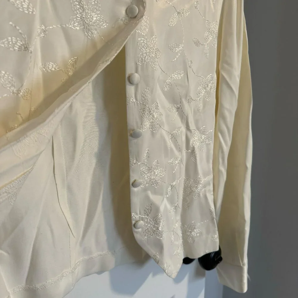 Vintage New York City‎ Design Co Cream Embroidered Blouse - Size 6 - Picture 8 of 8